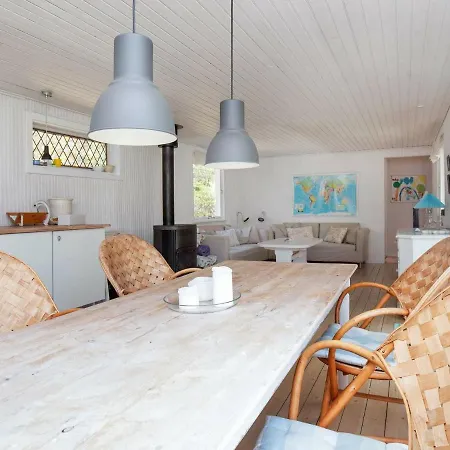Tatil Evi Holiday Iii *